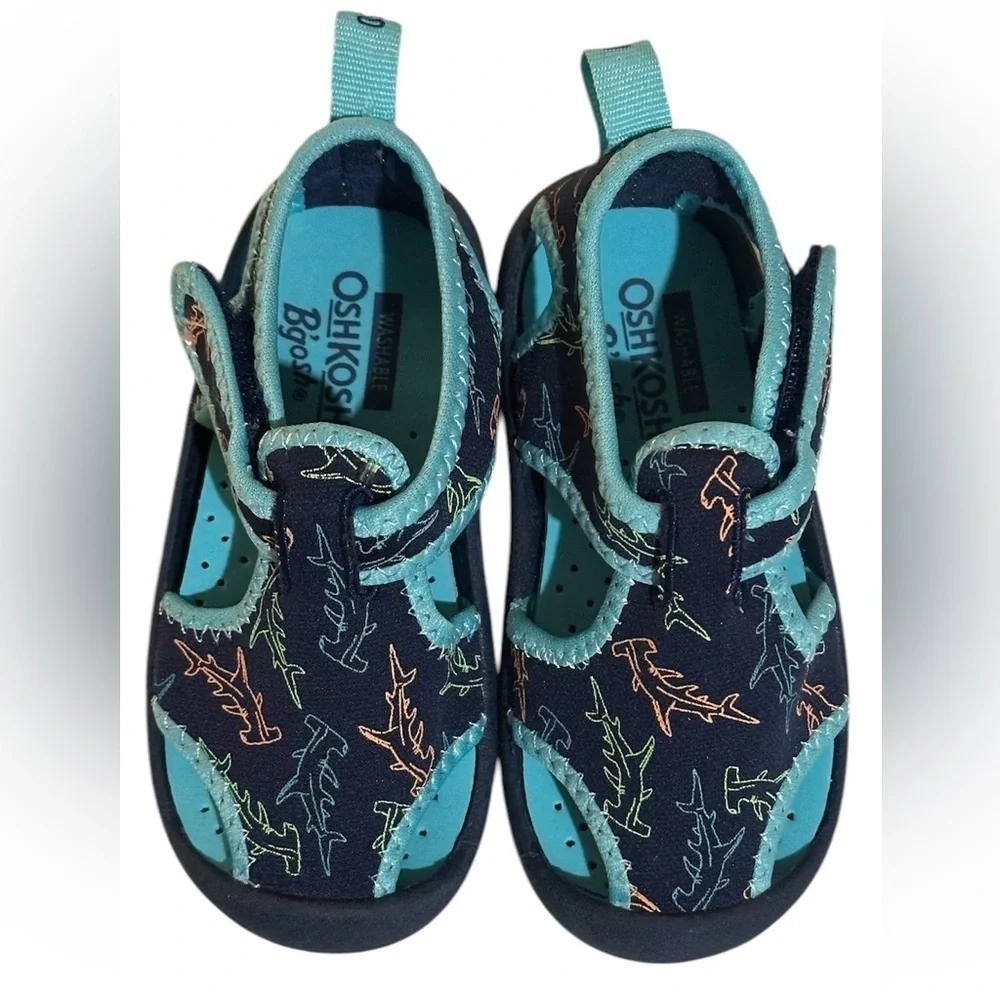 OshKosh B'gosh Kids water shoes with a shark print. Teal & black.